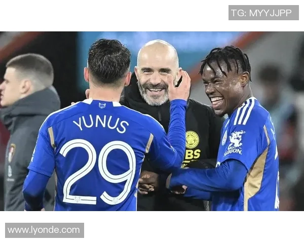 曼城与里昂对决蓝色球衣的球队究竟是哪一方